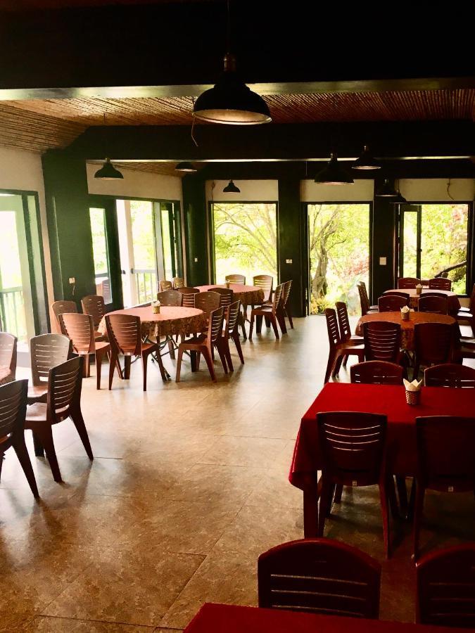 Ba Be Lakeside Bungalow Hotel Coc Pouc ภายนอก รูปภาพ